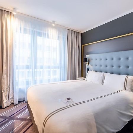 Premier Inn Darmstadt City Centre Exteriör bild