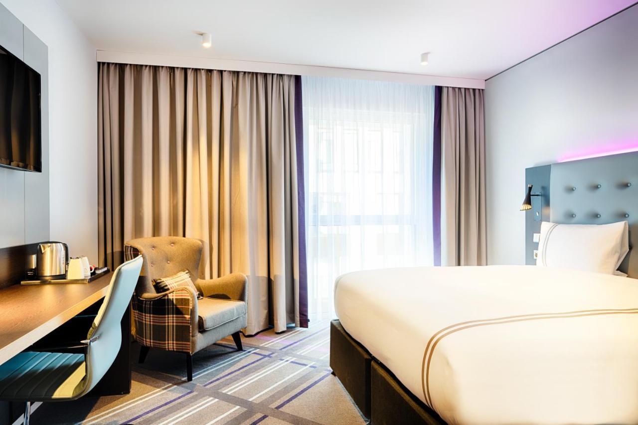 Premier Inn Darmstadt City Centre Exteriör bild