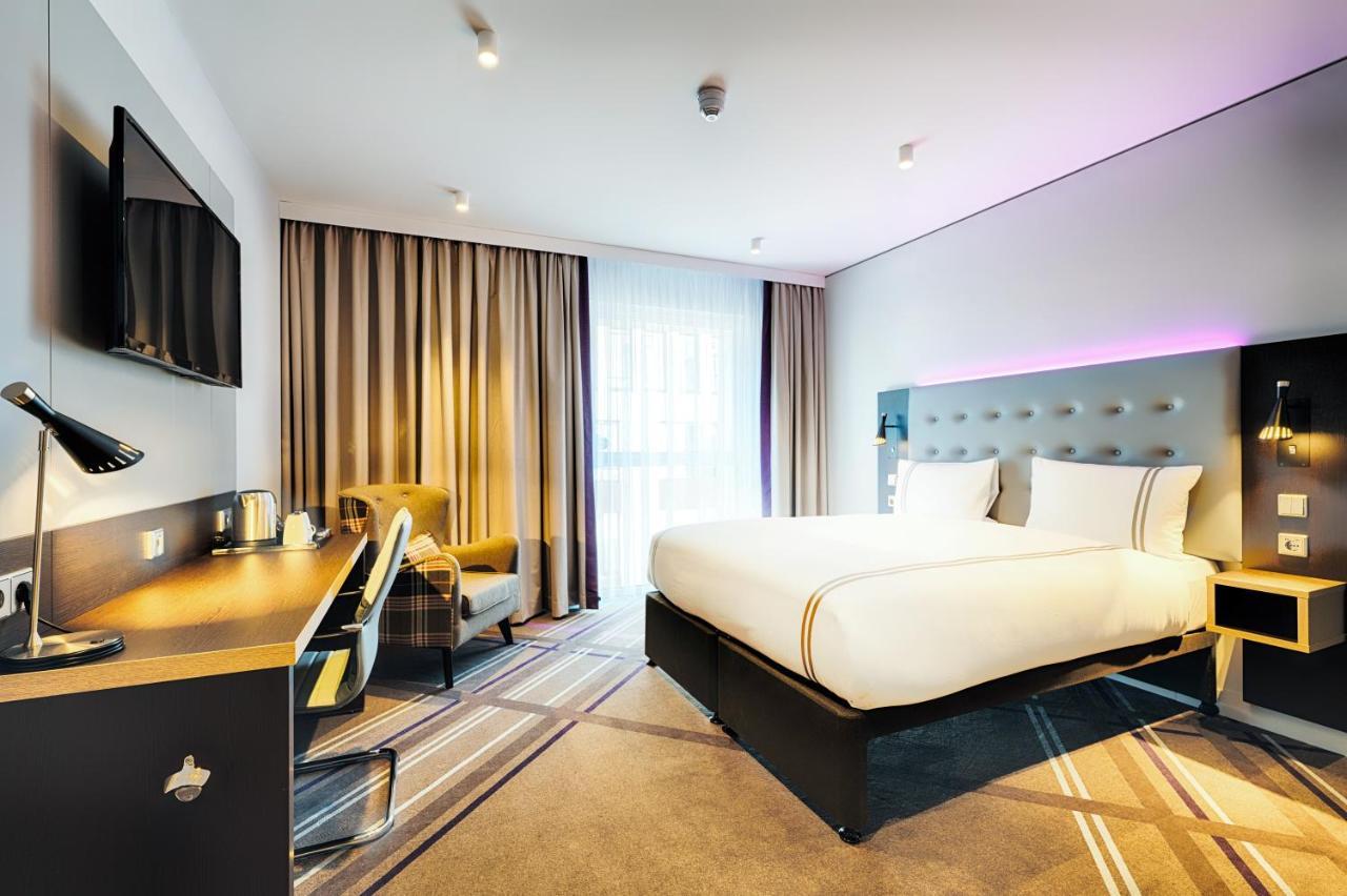 Premier Inn Darmstadt City Centre Exteriör bild