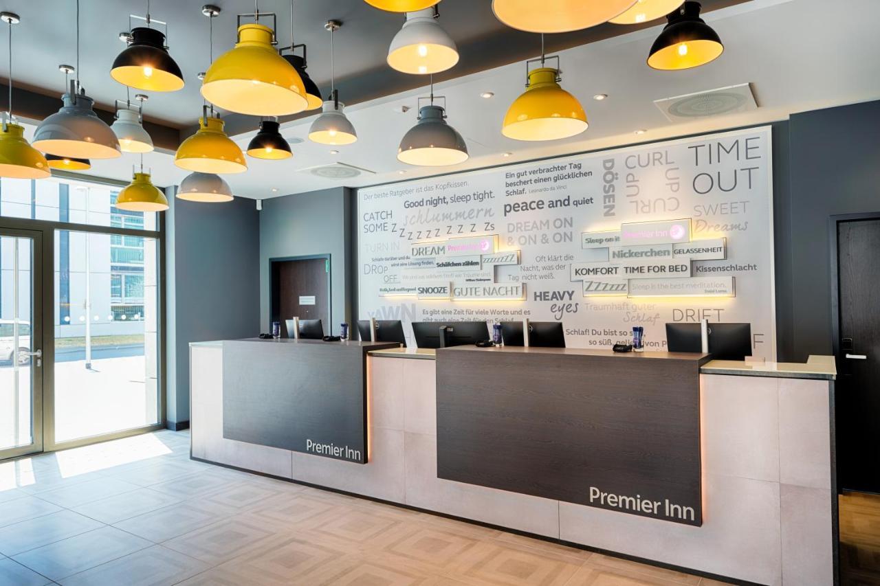 Premier Inn Darmstadt City Centre Exteriör bild