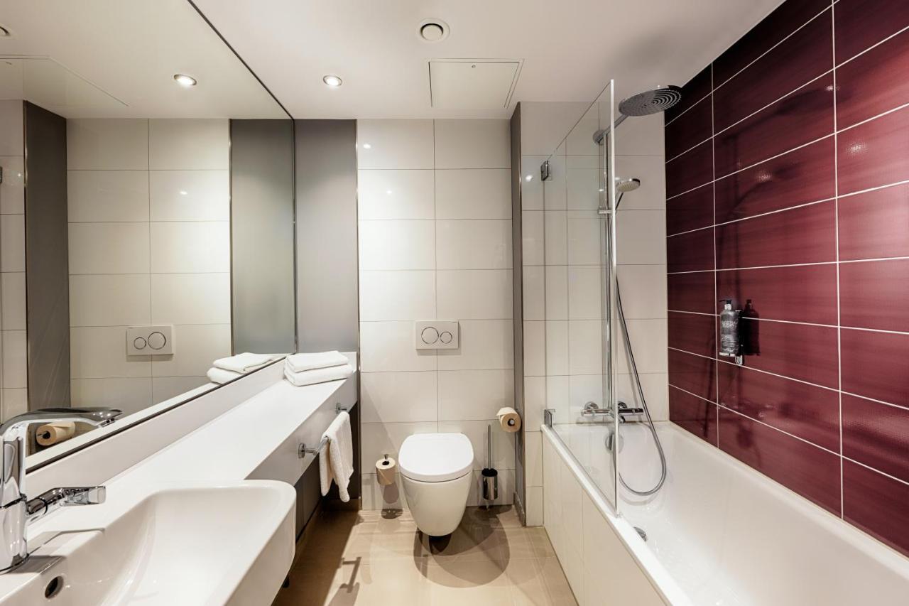Premier Inn Darmstadt City Centre Exteriör bild